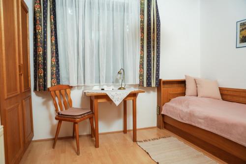 1 twin bed