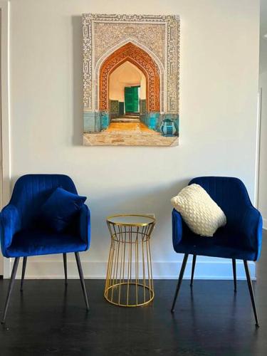 DOWNTOWN PARADISE ESCAPE with 2 Pools / Hot Tubs