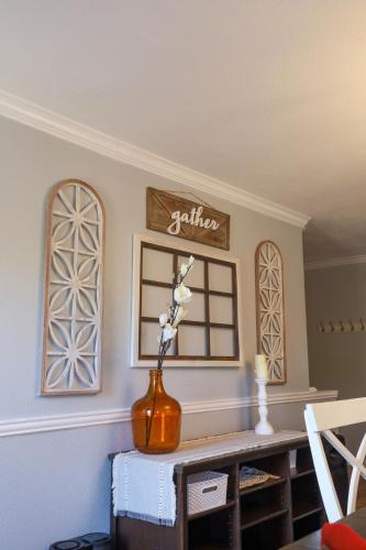 Lovely Spacious Home near Randolph, Six Flags, Seaworld, Riverwalk and Lackland in San Antonio, USA