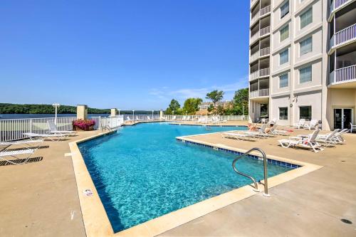 Lakefront Osage Beach Condo Balcony and Pool Access