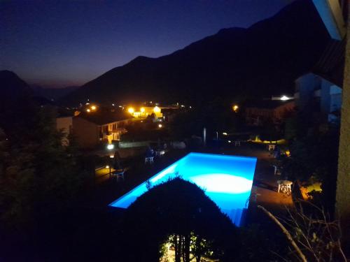 Swimming pool, Valsassina Rent in Introbio