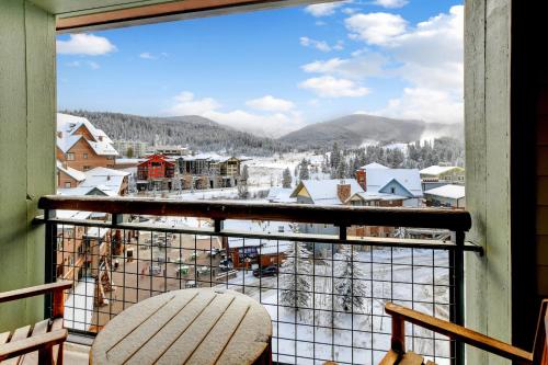 Ski In Out Luxury Penthouse #1706 With Hot Tub & Great Views - 500 Dollars Of FREE Activities And Equipment Rentals Daily in Winter Park, USA