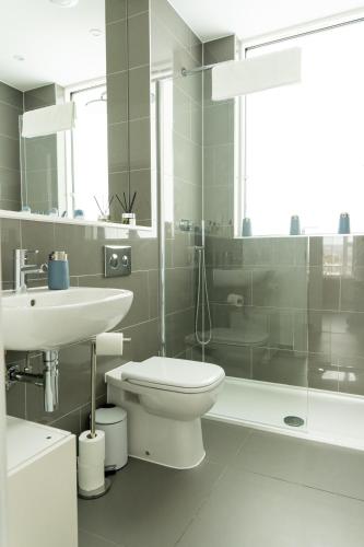 Penthouse at the Chocolate Box - image 3