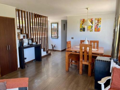 Agradable casa de campo 2 pisos con piscina y Hot Tub in Algarrobo