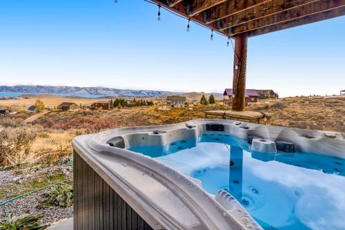 Peaceful Bear Lake Home in Gārdensitija (UT)