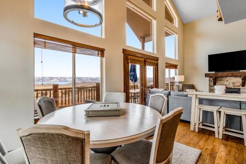 Peaceful Bear Lake Home in Gārdensitija (UT)