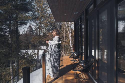 Chalet DesignPur on the lake in Chertsey (QC)