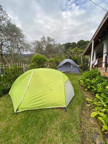 trädgård, Agartha Hostel and Camping in Los Naranjos