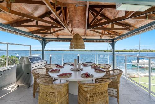 Salty Dayz - Designer Waterfront - Holiday Yamba, Yamba