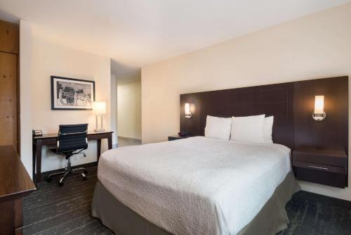 King with Sofa Bed Non-Smoking