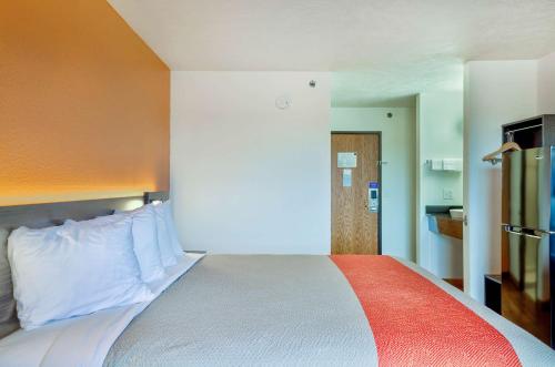 1 queen bed