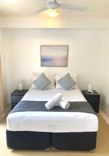 One-Bedroom Apartment image 10