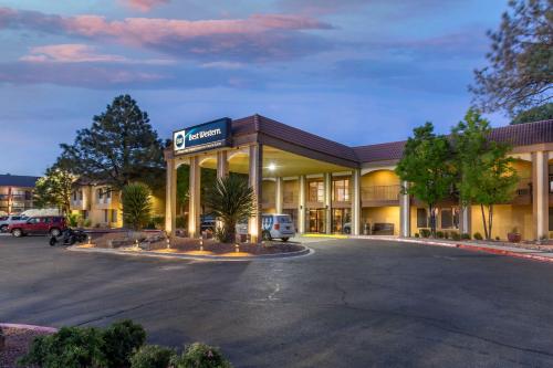 Best Western Airport Albuquerque InnSuites Hotel & Suites