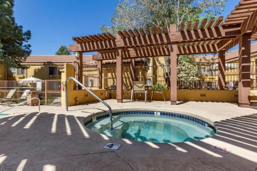 Best Western Airport Albuquerque Innsuites Hotel & Suites