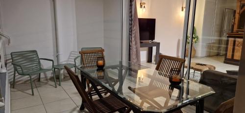 Le Lis Vacances et Affaire Cosy vue Mer in Le Lamentin