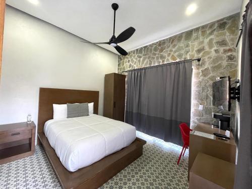 1 queen bed