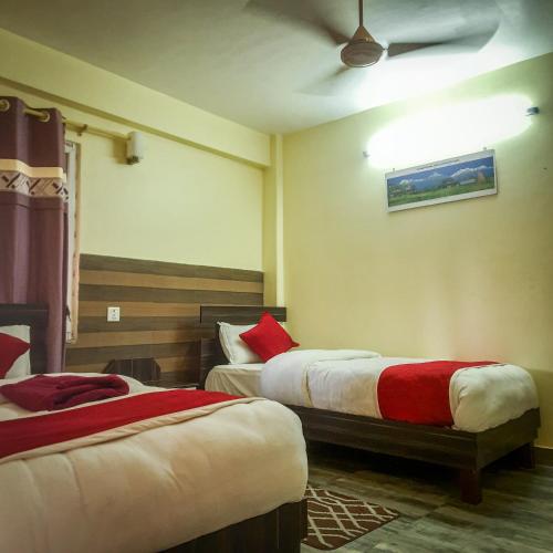 Luxury Triple Room image 6