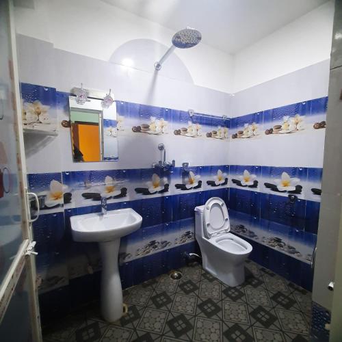 Deluxe Double Room with Balcony image 5