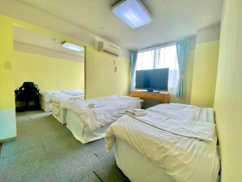HendaKara Hotel Room Type - Quadruple Room with Private Bathroom
