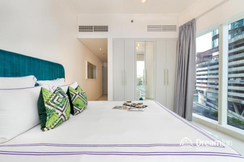 Dream Inn - Damac Heights by Fendi - image 3