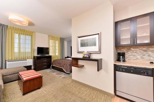 Two-Bedroom Suite