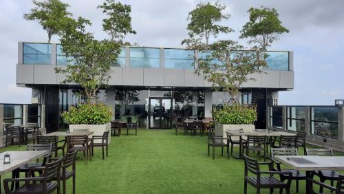 Exterior view, Viluxey City Hotel in Maharagama