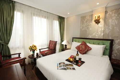Golden Sail Hotel