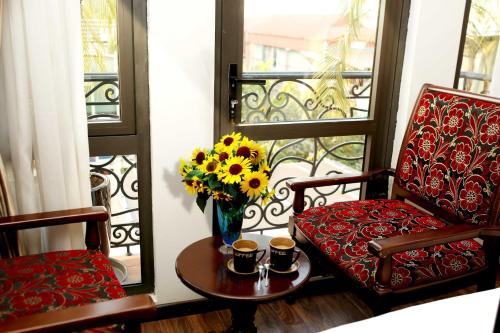 Golden Sail Hotel