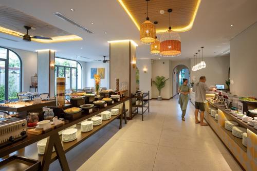 Food and beverages, Cozy Danang Boutique Hotel near Da Nang Catheral