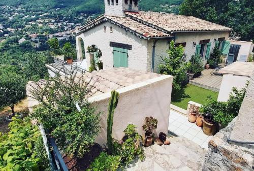 Charmant haut de villa gîte à louer Magagnosc