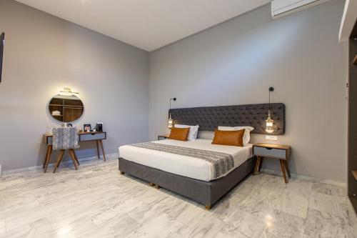 Economy Double Room image 4