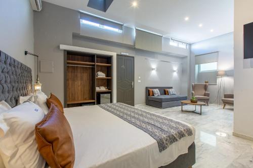 Economy Double Room image 3