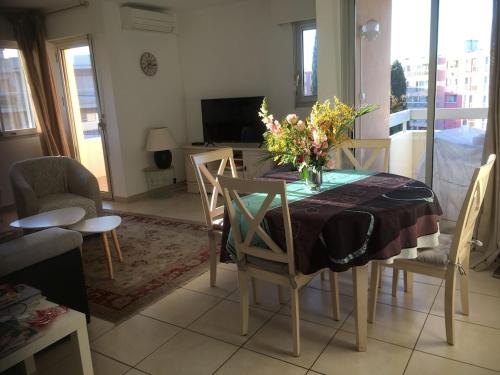 Appartement spacieux et calme classé 4 etoiles, à 300m de la mer - Location saisonnière - Sainte-Maxime