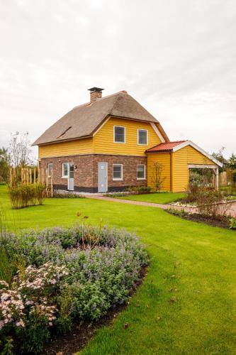 Зовнішній вигляд готелю, Waterresort Bodelaeke Giethoorn in Гісорн