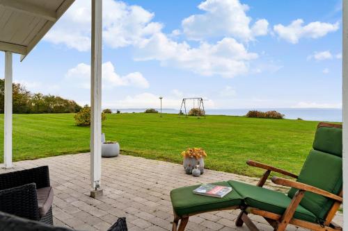  Remarkable 2-Bed Beach House, Pension in Brenderup