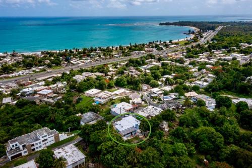 Buitenkant, Lucky Luquillo Solar El Yunque & Beach Retreat - 360 Ocean & Rainforest Views in Luquillo