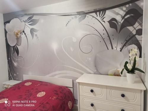 Chambre d hôte à 20 min de VERSAILLES (Chambre d hote a 20 min de VERSAILLES) in La Verriere