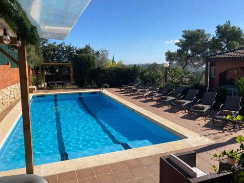 Villa Sitges Soledad 15 minutes drive from Sitges XXL swimming pool 12 p