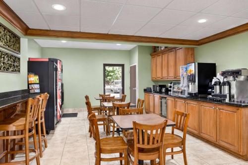 餐飲選擇, 麥克酒店，溫德姆伍德斯托克/亞特蘭大北 (Microtel Inn & Suites by Wyndham Woodstock/Atlanta North) in 伍德斯托克