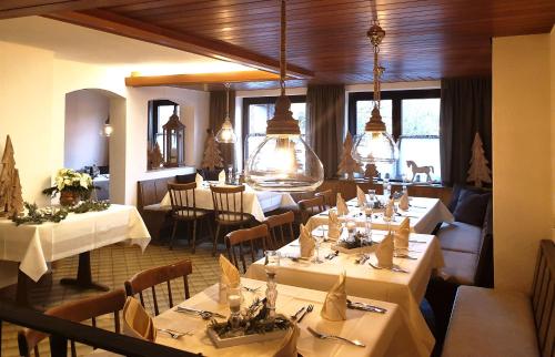 Restaurant, Gasthof Hirsch in Schollbrunn