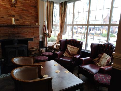 บริการและสิ่งอำนวยความสะดวก, โรงแรมเดอะ ฮิลมอร์ตัน แมเนอร์ (The Hillmorton Manor Hotel) in ฮิลมอร์ตัน