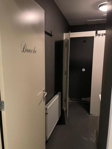 Doccia, Thuis bij Schell in Rotterdam