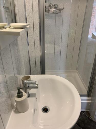 Alderley Hotel Blackpool - image 13