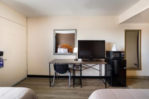 Double Room with Two Double Beds - Non-Smoking