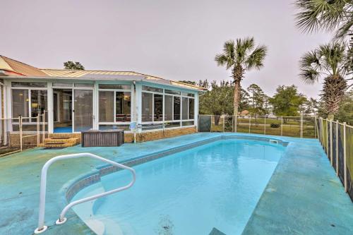 Cheerful Lanark Village Oasis with Private Pool in Carrabelle