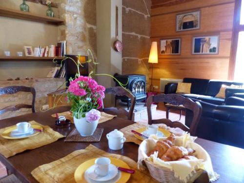 Ancienne Bergerie Restaurée - Animaux Admis - Vue Château - FR-1-489-13 (Ancienne Bergerie Restauree - Animaux Admis - Vue Chateau - FR-1-489-13) in มัคนีย์ คัวร์