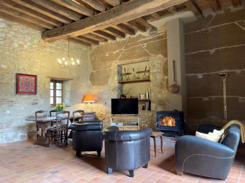 Ancienne Bergerie Restaurée - Animaux Admis - Vue Château - FR-1-489-13 (Ancienne Bergerie Restauree - Animaux Admis - Vue Chateau - FR-1-489-13) in มัคนีย์ คัวร์