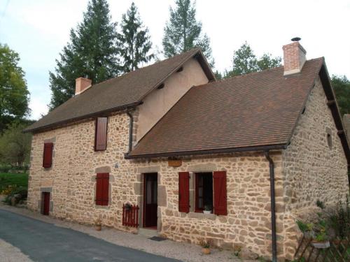 Grand gîte à Barrais-Bussolles avec cheminée et animaux acceptés - FR-1-489-21 - La Besbre