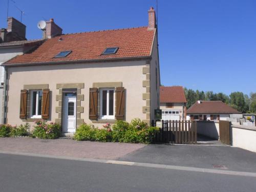 Gîte Verneix, 4 pièces, 6 personnes - FR-1-489-133 gîte à louer Les Theix