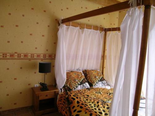 Gîte Bransat 5 pièces 8 personnes - FR-1-489-295 - image 4